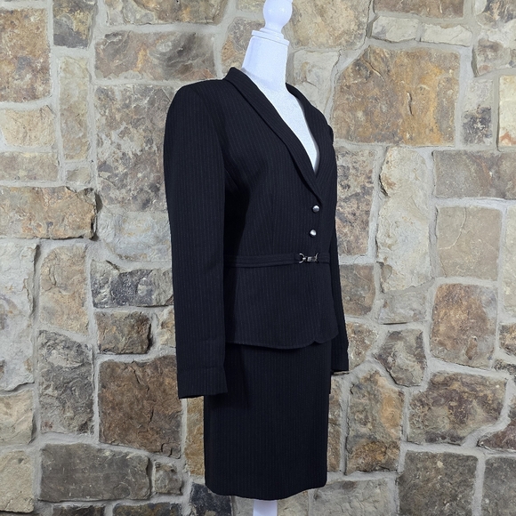 NWT Tahari Pinstripe Nantucket Breeze Skirt Suit Set - Picture 4 of 11